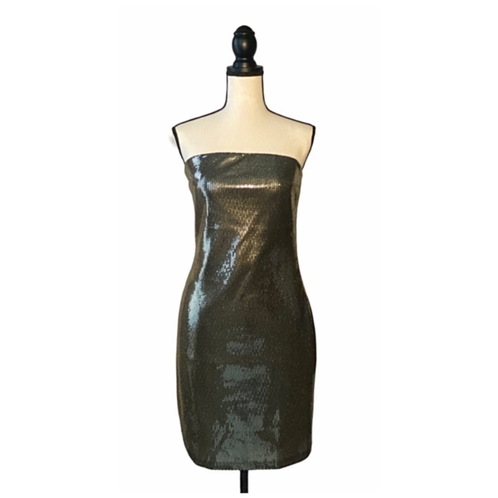 METALLIC SEQUIN STRAPLESS MINI DRESS